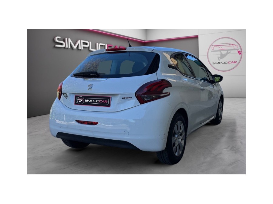 PEUGEOT d'occasion 208 1.2 PURE TECH 68 LIKE de 2017 Nice (06)﻿