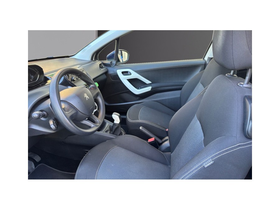 PEUGEOT d'occasion 208 1.2 PURE TECH 68 LIKE de 2017 Nice (06)﻿