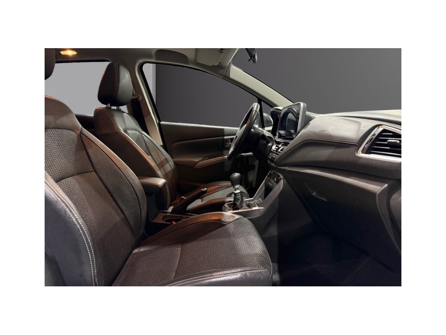 SUZUKI d'occasion S-CROSS 1.4 BOOSTERJET HYBRID PRIVILEGE de 2024