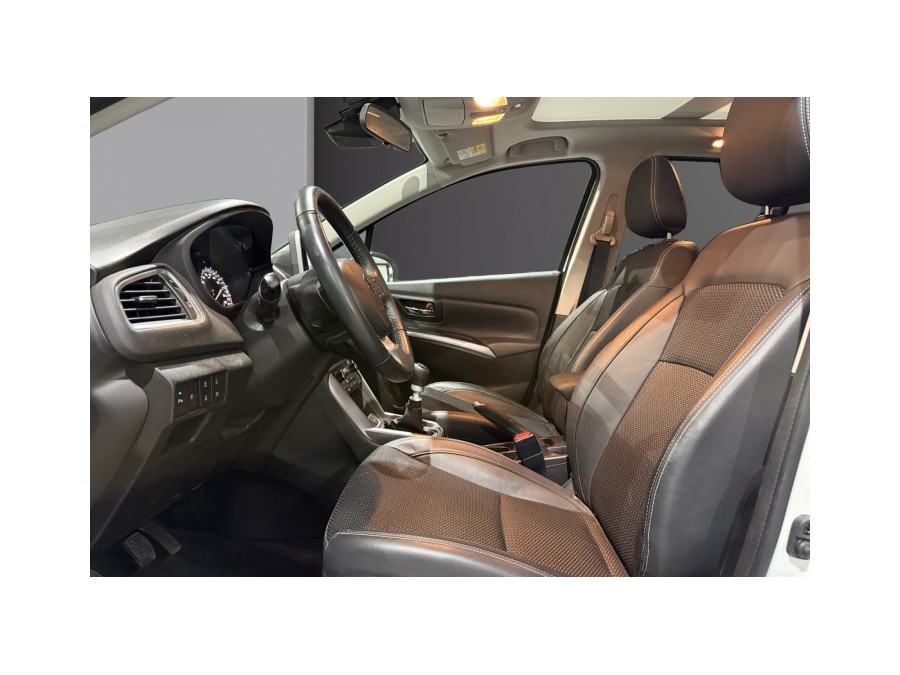 SUZUKI d'occasion S-CROSS 1.4 BOOSTERJET HYBRID PRIVILEGE de 2024