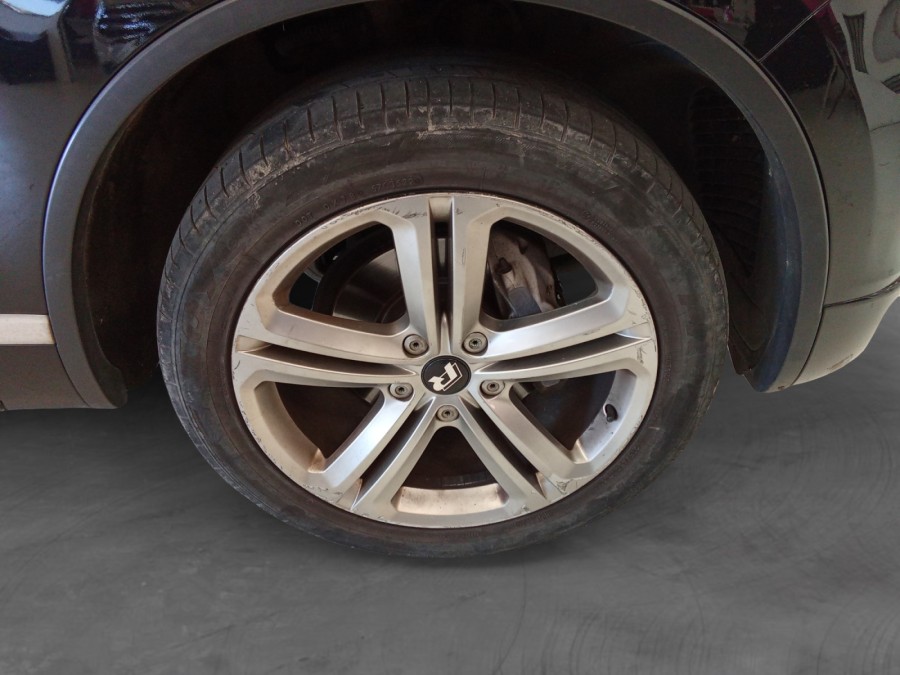 VOLKSWAGEN d'occasion TOUAREG 3.0 V6 TDI 245 RLINE de 2013 Amiens