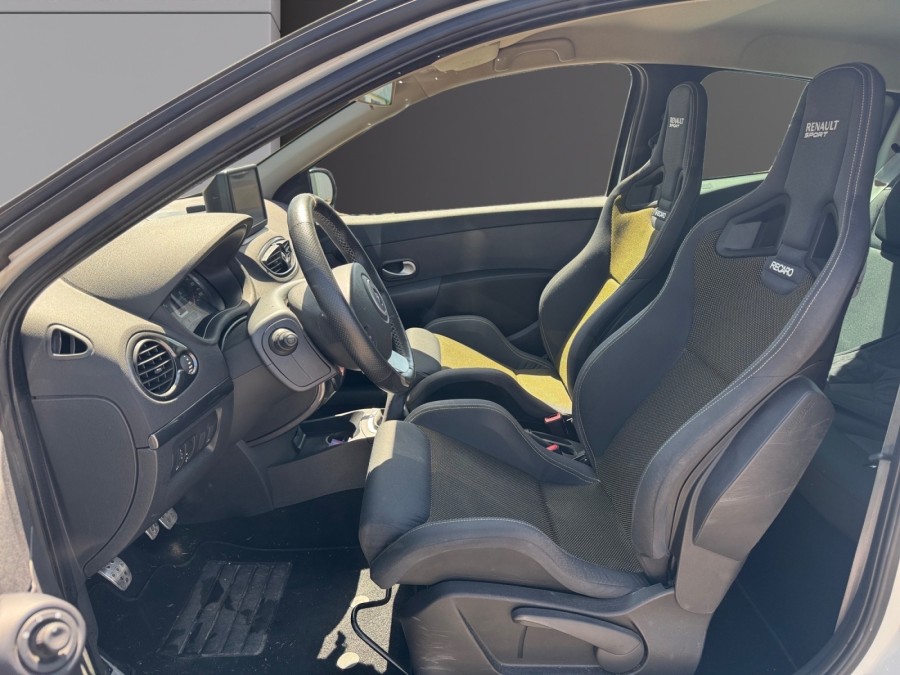 RENAULT d'occasion CLIO RENAULT SPORT CUP 2.0 16V de 2012 Troyes (10)﻿