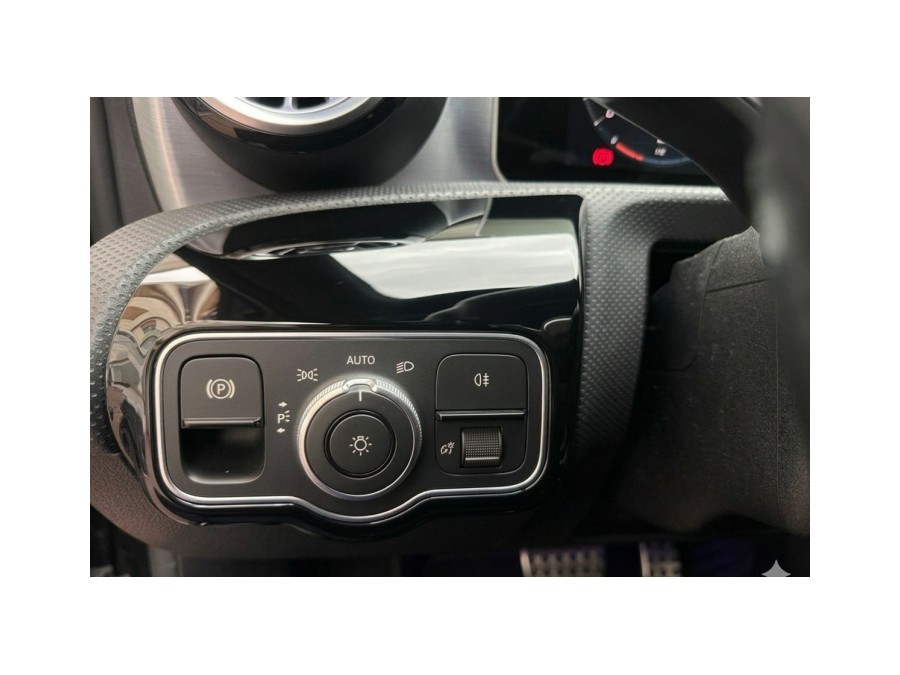 MERCEDES d'occasion CLASSE CLA CLA 180 D AMG LINE BA de 2020 Le