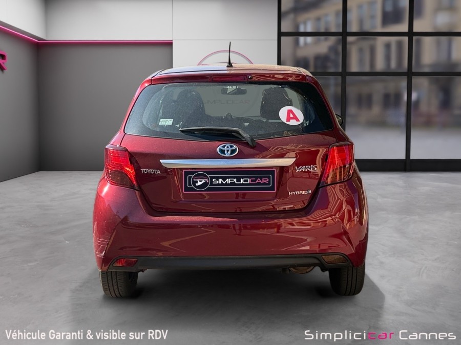 TOYOTA d'occasion YARIS 100H DYNAMIC BUSINESS de 2017 Cannes (06)﻿