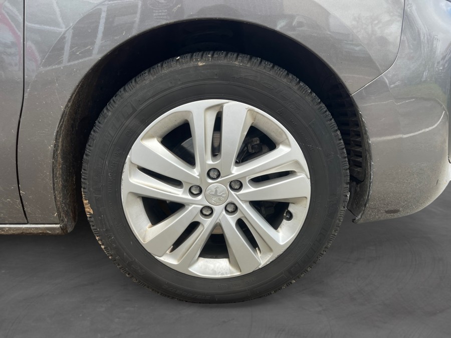 PEUGEOT d'occasion EXPERT TRAVELLER COMBI LONG 1.6 BLUE HDI 150 de