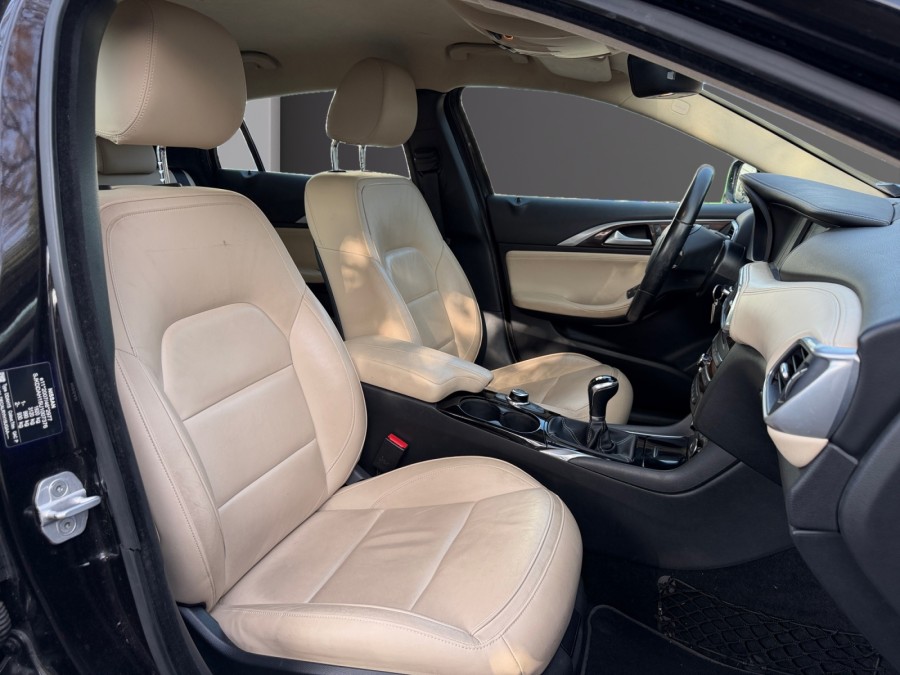 INFINITI d'occasion Q30 1.6T 122 LUXE de 2016 Nîmes (30)﻿