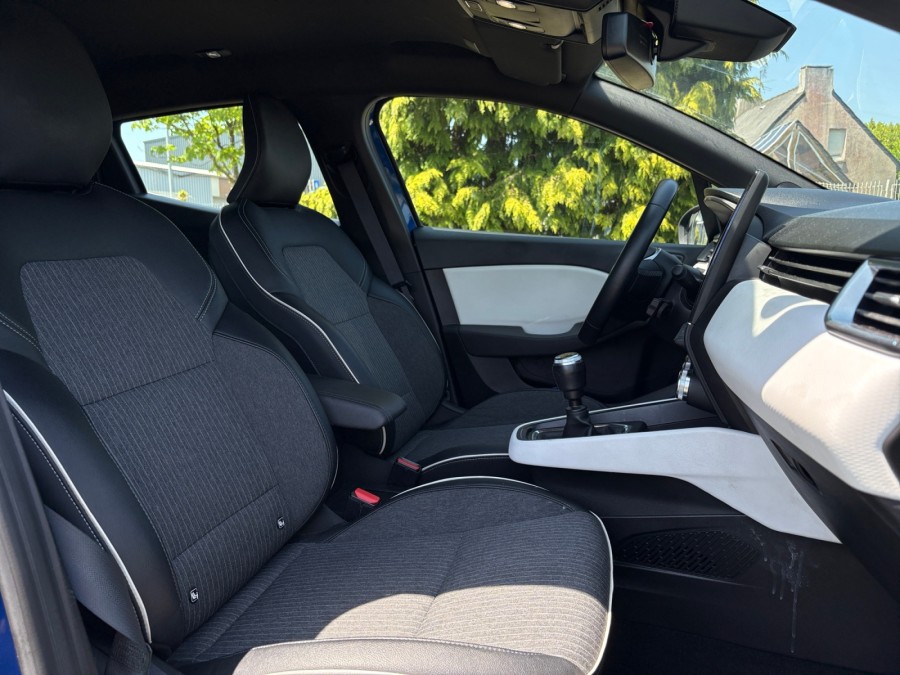 RENAULT d'occasion CLIO 1.0 TCE 90 ZEN de 2021 Brest (29)﻿