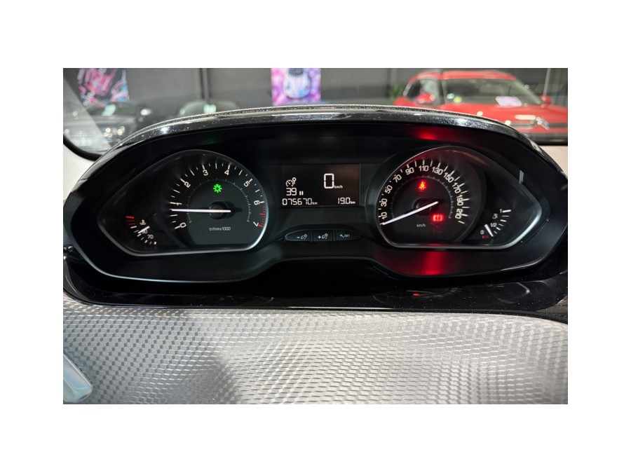 PEUGEOT d'occasion 2008 1.2 PURE TECH 82 ACTIVE BUSINESS de 2017
