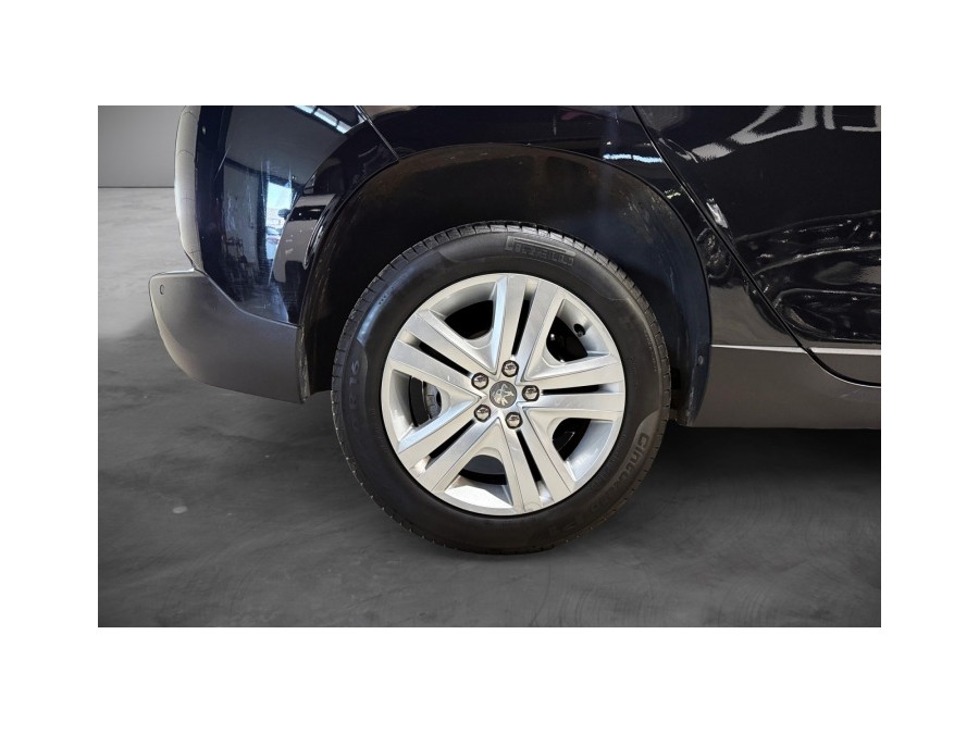 PEUGEOT d'occasion 2008 1.2 PURE TECH 82 ACTIVE BUSINESS de 2017