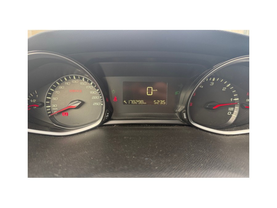 PEUGEOT d'occasion 308 1.6 E-HDI 115 STYLE de 2014 Orgeval Verneuil