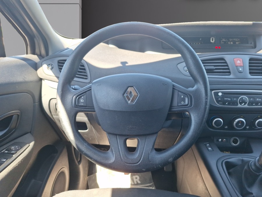 RENAULT d'occasion SCENIC 1.5 DCI 95 PEPITE de 2011 Soissons (02)﻿