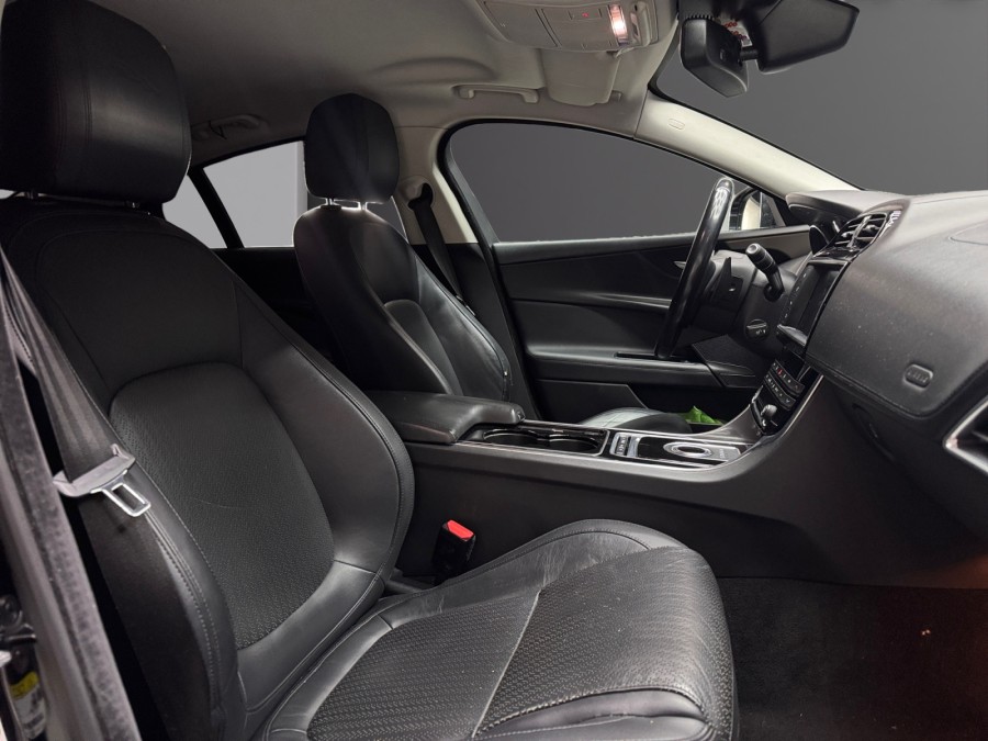 JAGUAR d'occasion XE 2.0L D 180 BVA8 de 2016 Pau (64)﻿