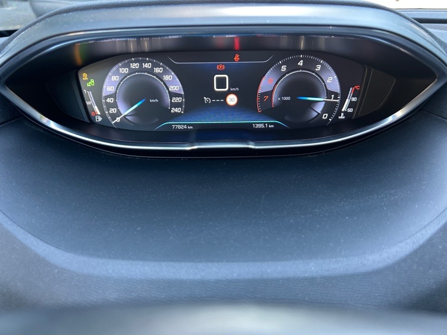 PEUGEOT d'occasion 5008 1.2 PURE TECH 130  ACCESS de 2018 Champigny