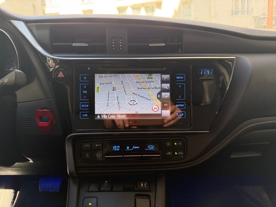 TOYOTA d'occasion AURIS 136H COLLECTION de 2018 Paris 15 (75)﻿