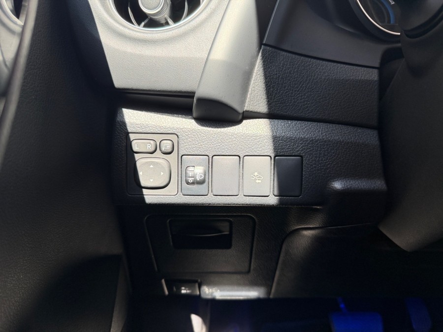 TOYOTA d'occasion AURIS 136H COLLECTION de 2018 Paris 15 (75)﻿