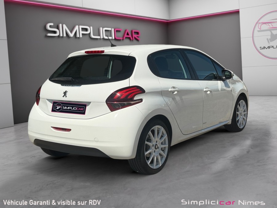 PEUGEOT d'occasion 208 AFFAIRE 1.6 BLUE HDI 100 PREMIUM PACK de 2016