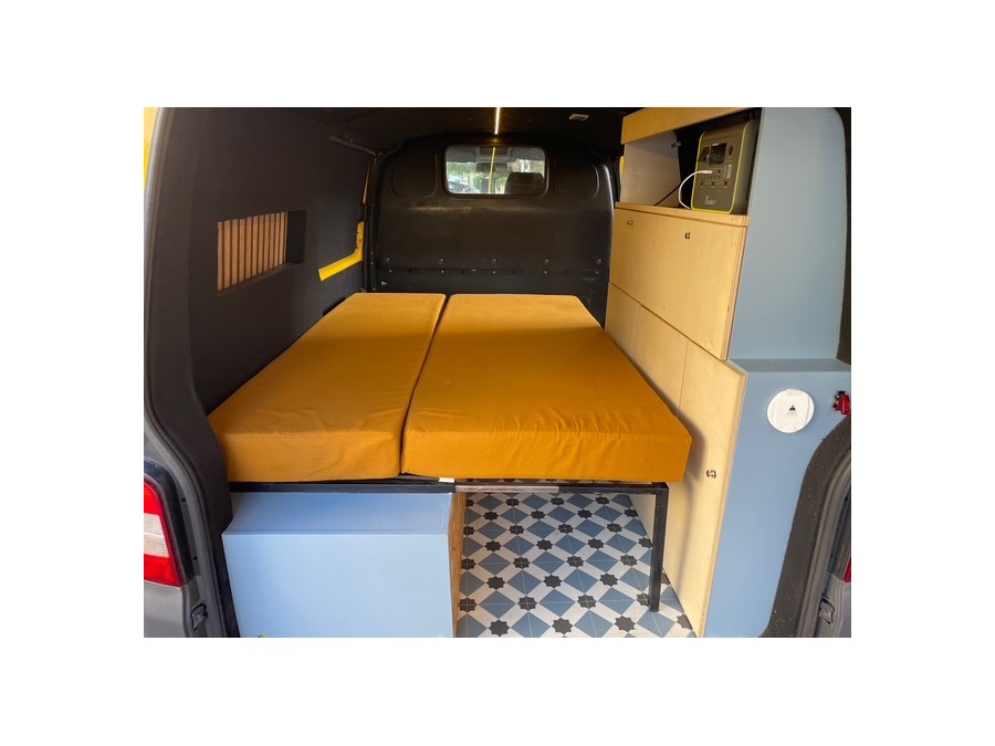 VOLKSWAGEN d'occasion TRANSPORTER CB 2.0 TDI 84 2.8T de 2012 Cannes