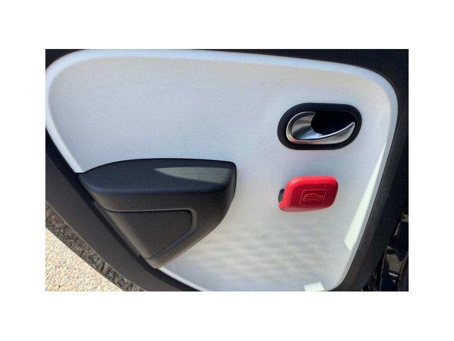 RENAULT d'occasion TWINGO 1.0 SCE 70 LA PARISIENNE de 2017 Toulouse