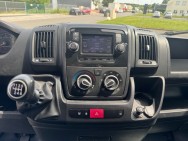 PEUGEOT d'occasion BOXER* 330 L1H1 2.2 BLUE HDI 120 PRO de 2021 Méry