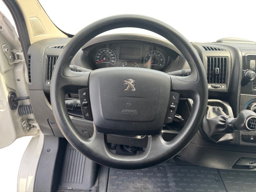 PEUGEOT d'occasion BOXER* 330 L1H1 2.2 BLUE HDI 120 PRO de 2021 Méry