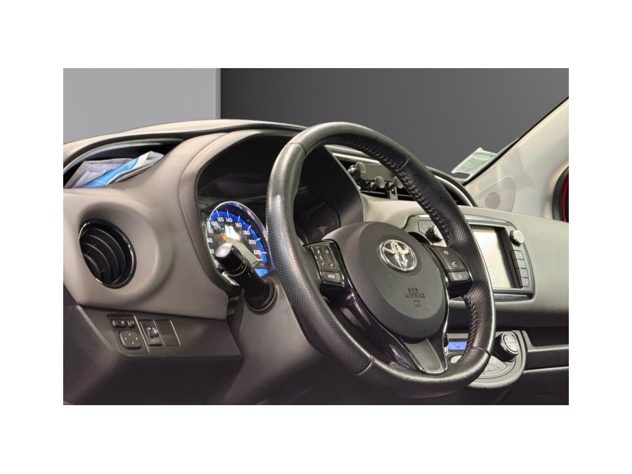 TOYOTA d'occasion YARIS 100H DYNAMIC BUSINESS de 2016 Magny-en-Vexin