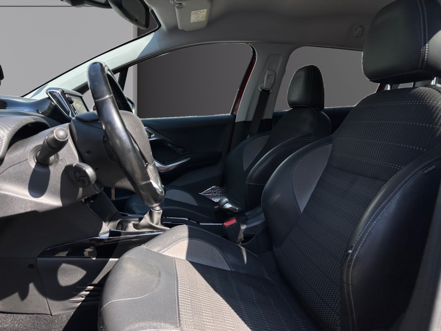 PEUGEOT d'occasion 2008 1.6 BLUE HDI 120 BUSINESS de 2016 Salon de