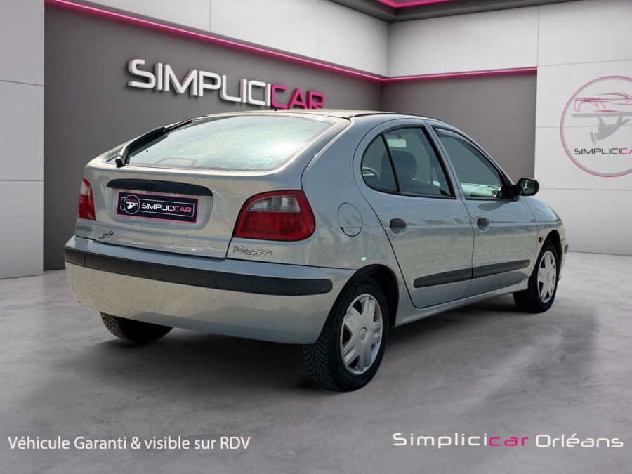 RENAULT d'occasion MEGANE AUTHENTIQUE 1.4 16V de 2001 Orleans (45)﻿
