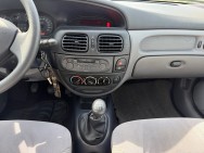 RENAULT d'occasion MEGANE AUTHENTIQUE 1.4 16V de 2001 Orleans (45)﻿