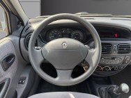 RENAULT d'occasion MEGANE AUTHENTIQUE 1.4 16V de 2001 Orleans (45)﻿