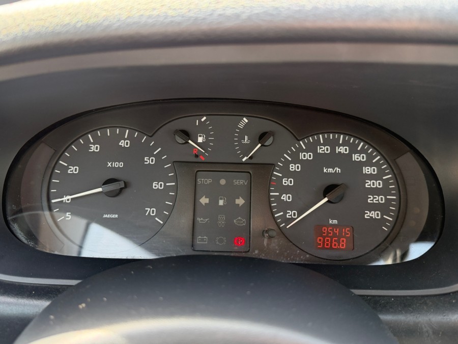 RENAULT d'occasion MEGANE AUTHENTIQUE 1.4 16V de 2001 Orleans (45)﻿