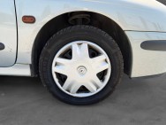 RENAULT d'occasion MEGANE AUTHENTIQUE 1.4 16V de 2001 Orleans (45)﻿