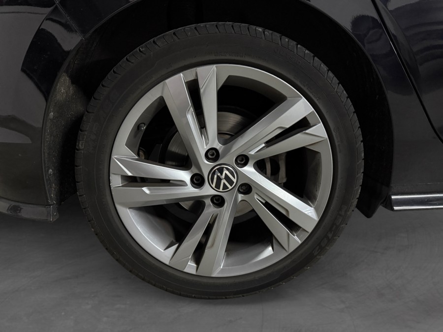 VOLKSWAGEN d'occasion GOLF VIII 1.5 E-TSI OPF 150 R-LINE 1ST DSG de