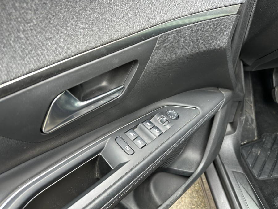 PEUGEOT d'occasion 5008 1.2 130 Allure de 2019 Nîmes (30)﻿