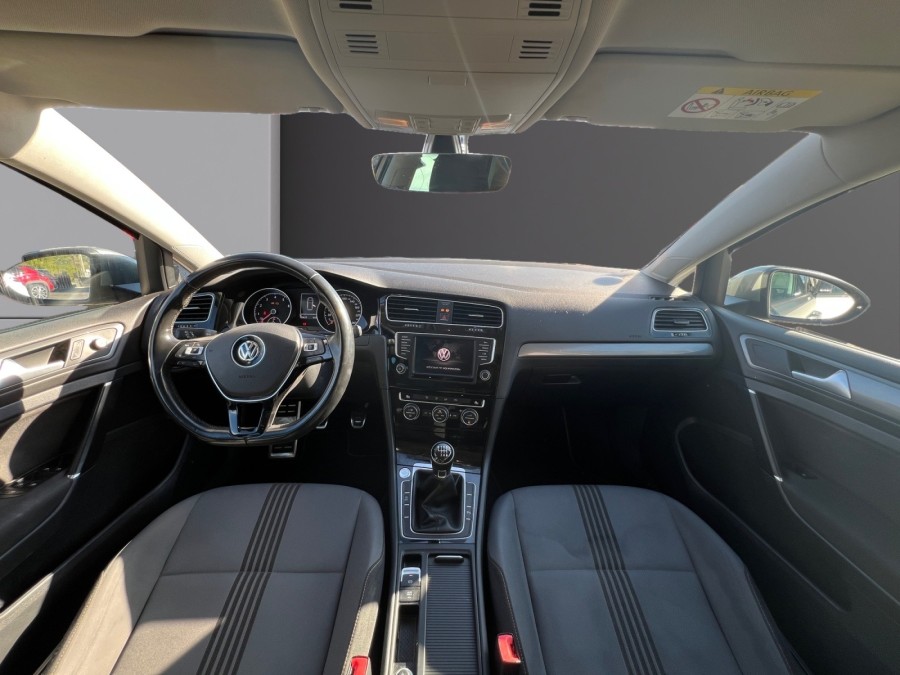 VOLKSWAGEN d'occasion GOLF 1.4 TSI 125 MATCH ALLSTAR de 2017 Toulon