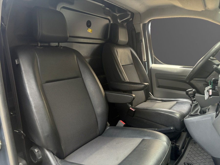 OPEL d'occasion VIVARO L2 1.5 D 100 ESSENTIA de 2021 Méry Sur Oise