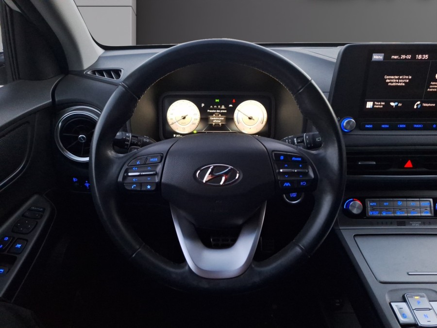 HYUNDAI d'occasion KONA ELECTRIC 136 BUSINESS de 2023 Soissons (02)﻿