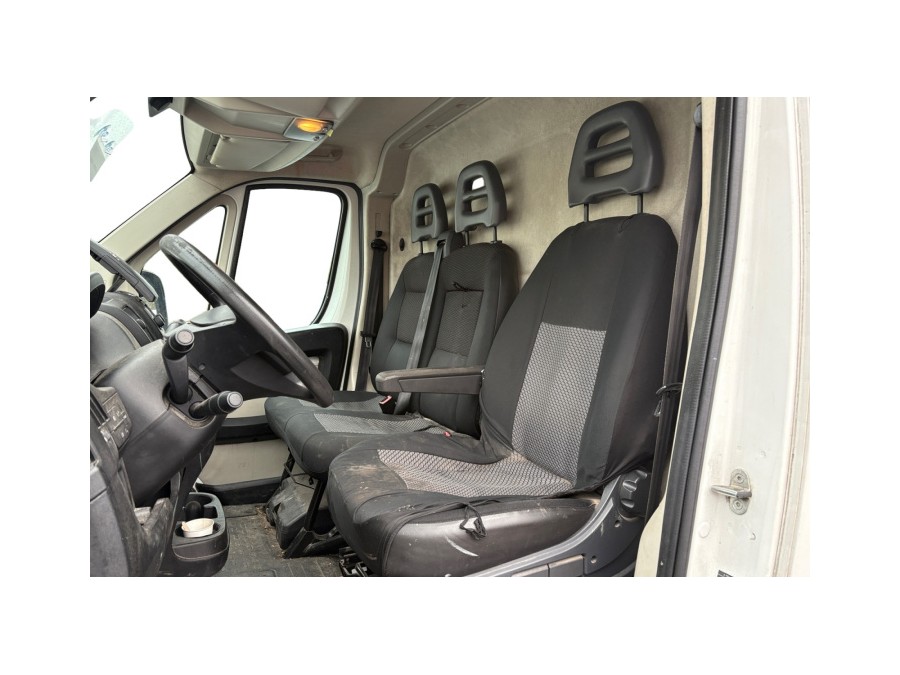 PEUGEOT d'occasion BOXER* 333 L1H2 2.0 BLUE HDI 130 PACK CLIM NAV de