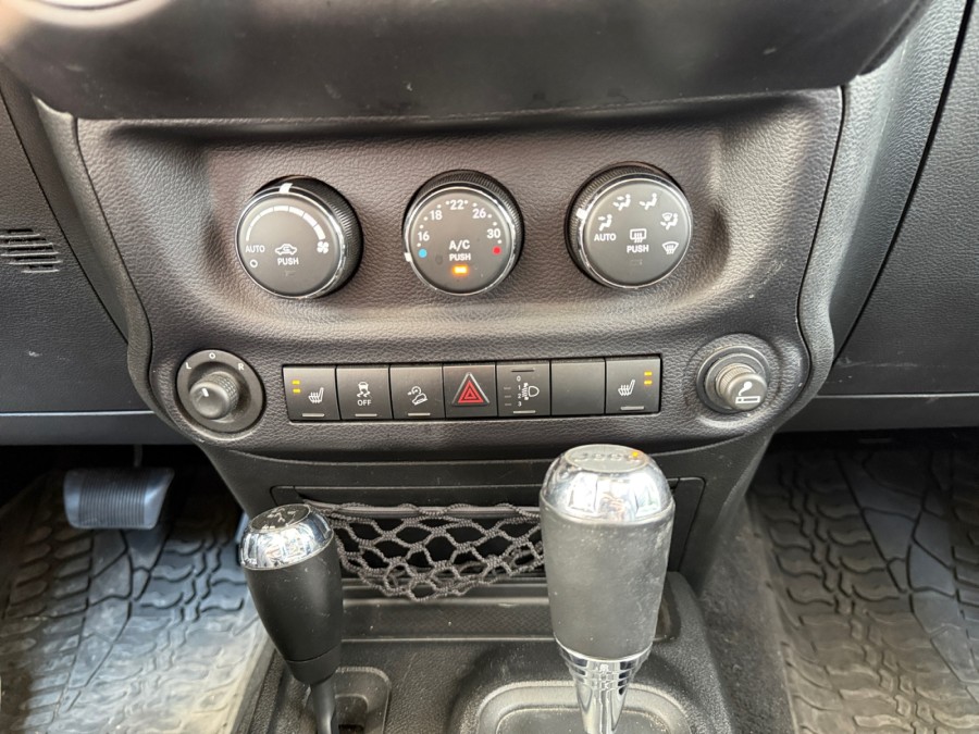 JEEP d'occasion WRANGLER 2.8 CRD 200 WRANGLER Sahara de 2015 Nîmes