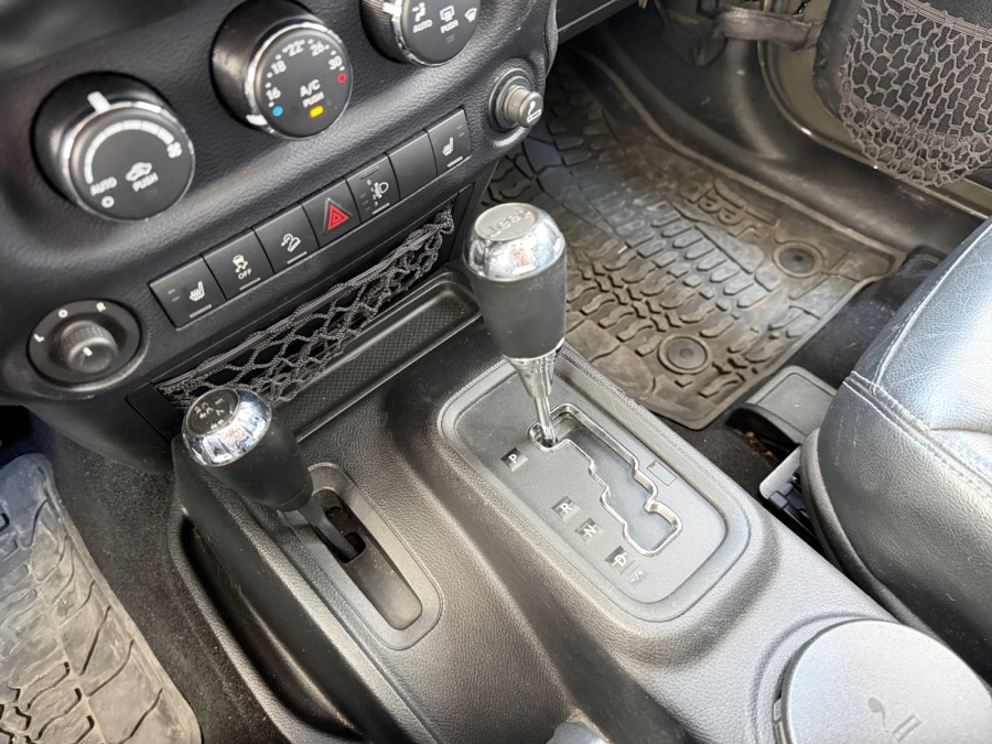 JEEP d'occasion WRANGLER 2.8 CRD 200 WRANGLER Sahara de 2015 Nîmes