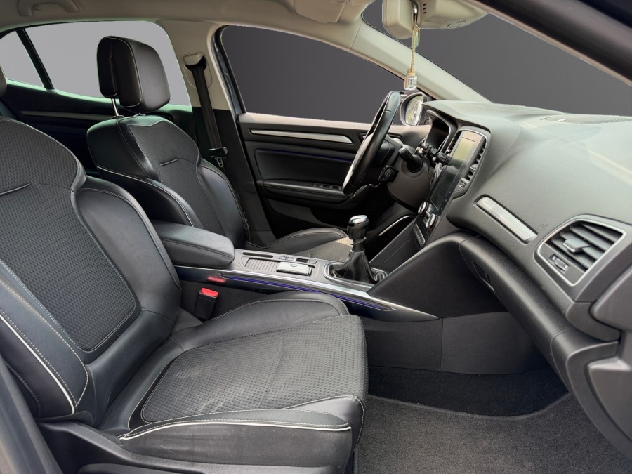 RENAULT d'occasion MEGANE 1.6 DCI 130 INTENS de 2016 Caen (14)﻿