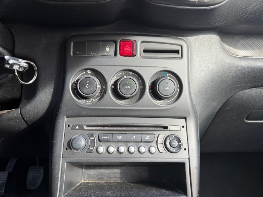 CITROEN d'occasion C3 1.4 VTI 95 FEEL EDITION de 2014 Salon de