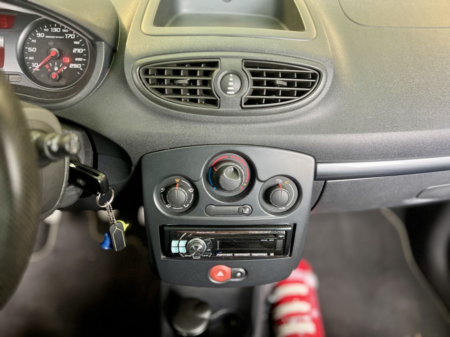 RENAULT d'occasion CLIO RENAULT CLIO RS CUP 2.0 16S 200ch de 2009 La