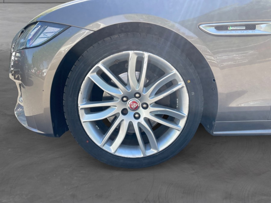 JAGUAR d'occasion XF 2.0D 180 BVA AWD Portfolio de 2016 Osny (95)﻿