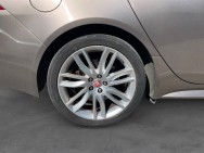 JAGUAR d'occasion XF 2.0D 180 BVA AWD Portfolio de 2016 Osny (95)﻿