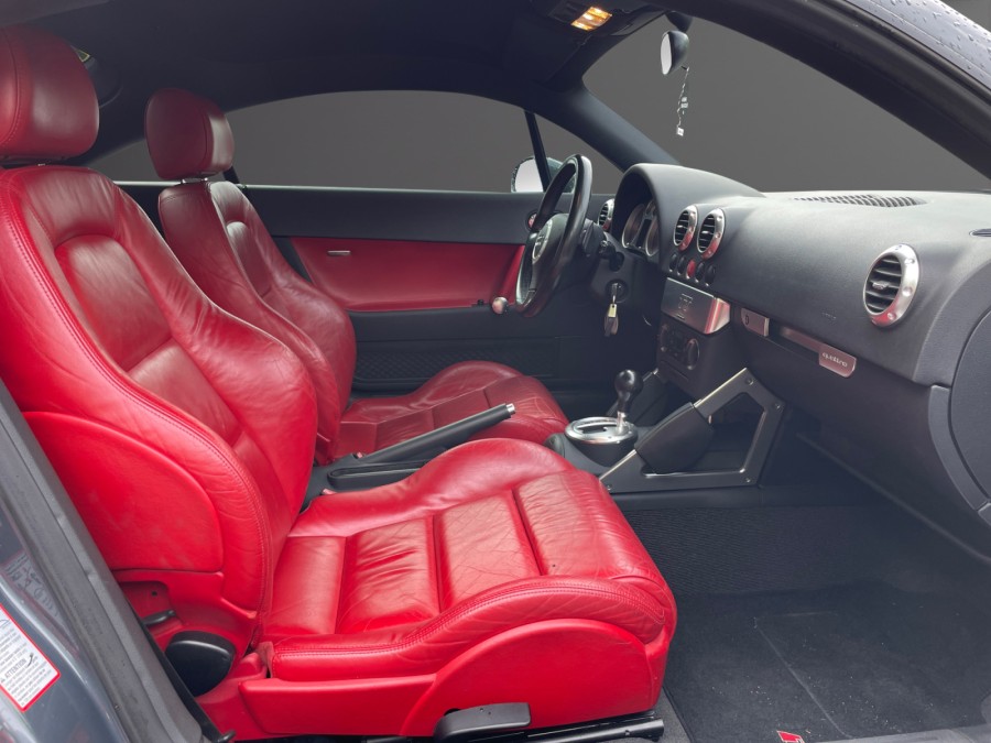 AUDI d'occasion TT V6 3.2  QUATTRO DESIGN EDITION DSG de 2004 Osny