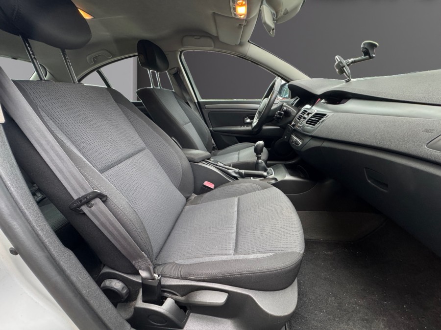 RENAULT d'occasion LAGUNA 2.0 DCI 150 EXPRESSION de 2007 Osny (95)﻿