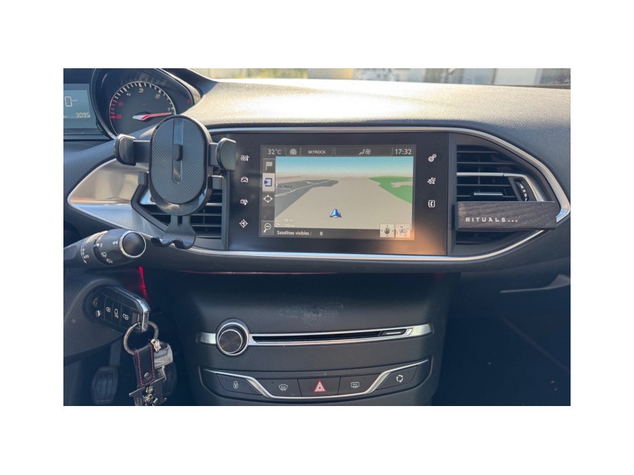 PEUGEOT d'occasion 308 1.6 BLUE HDI 120 FELINE de 2015 La Ciotat (13)﻿