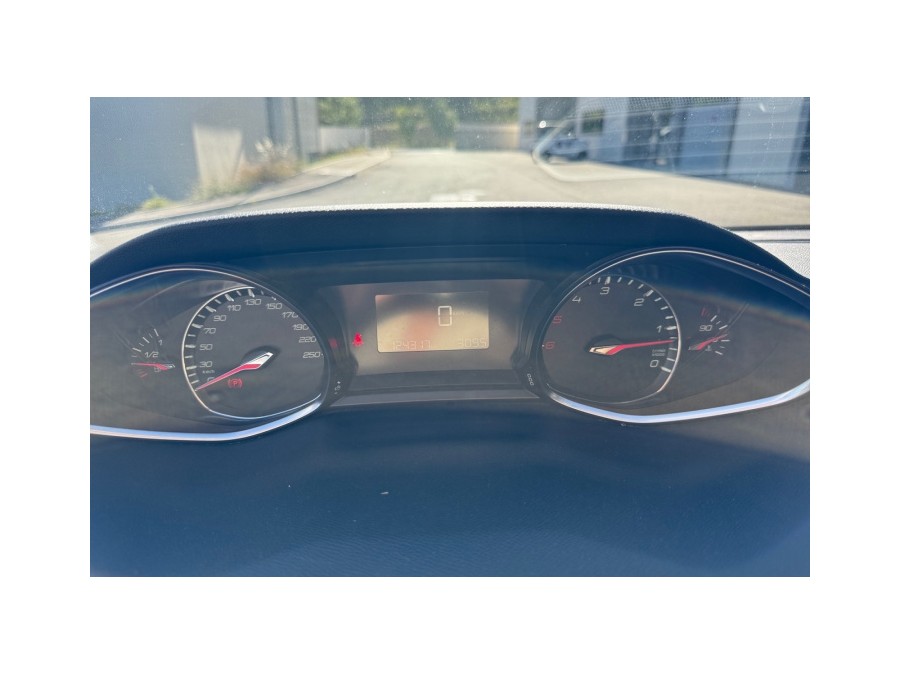PEUGEOT d'occasion 308 1.6 BLUE HDI 120 FELINE de 2015 La Ciotat (13)﻿