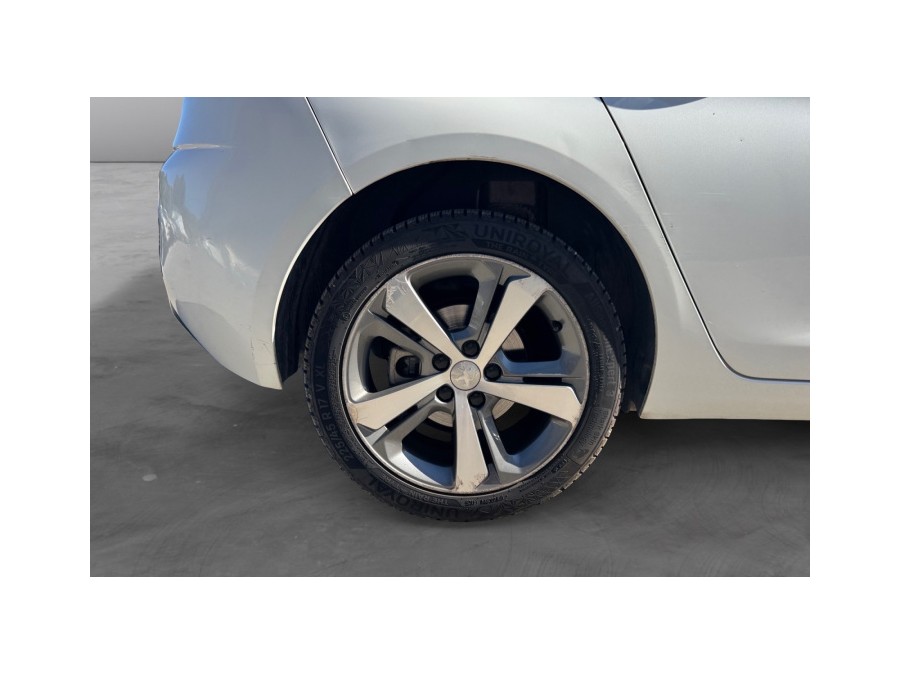 PEUGEOT d'occasion 308 1.6 BLUE HDI 120 FELINE de 2015 La Ciotat (13)﻿