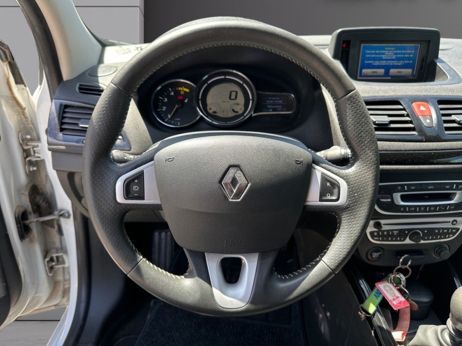 RENAULT d'occasion MEGANE 1.9 DCI 130 de 2011 Salon de Provence (13)﻿